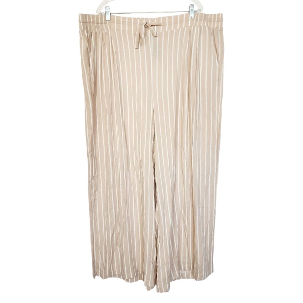 Torrid Sz !!! Stripped Pull-On Wide Legged  High Waisted Gauze Pants.